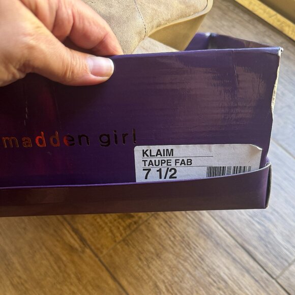 Madden Girl Klaim Boots Women's Size 7.5 Taupe High Heels Lace ups Used in Box - Picture 2 of 10